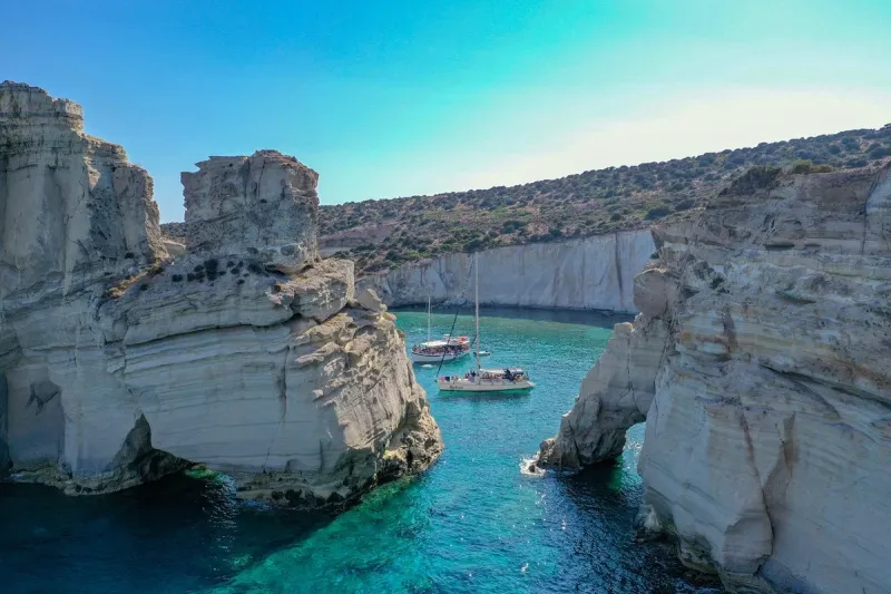Milos Boat Rentals: Making The Most Of Your Day. Departure Adamantas - Charter Tips & Planning guide