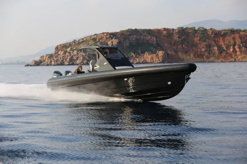 BUMBLEBEE, a 13m Technohull for up to 10 passengers in Milos
