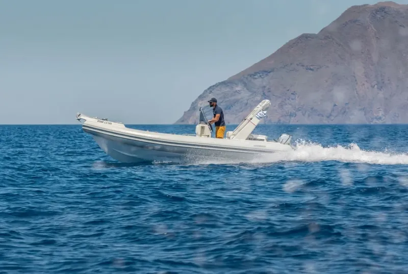 CYAN, a 6.4m Lambro 640 for up to 7 passengers in Milos