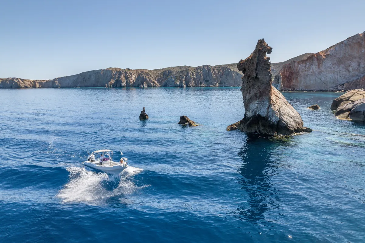 SEAWEED, a 9.6m Marvel 960 for up to 9 passengers in Milos