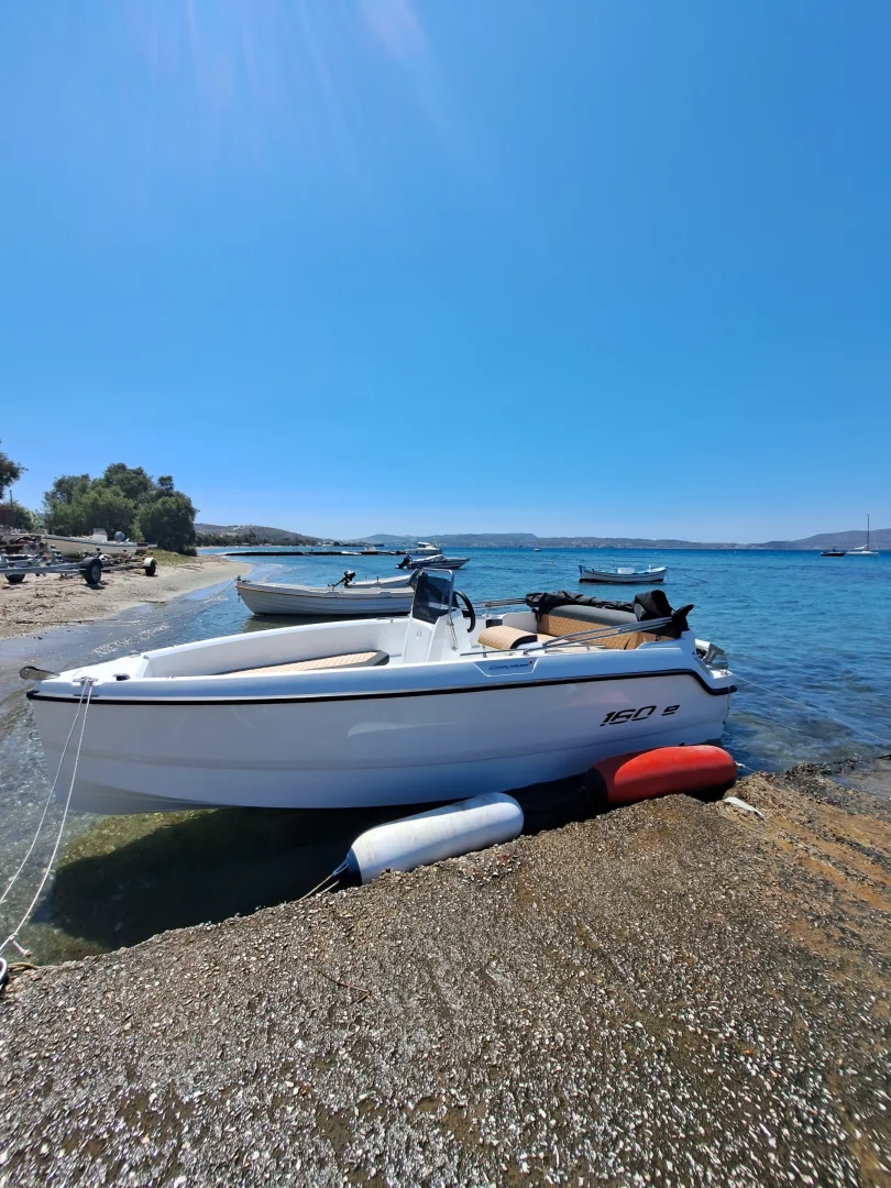 TSIGRADO (Compass 5m) - Motor Boat for rent in Milos, Cyclades, Greece - photo 3 of 5