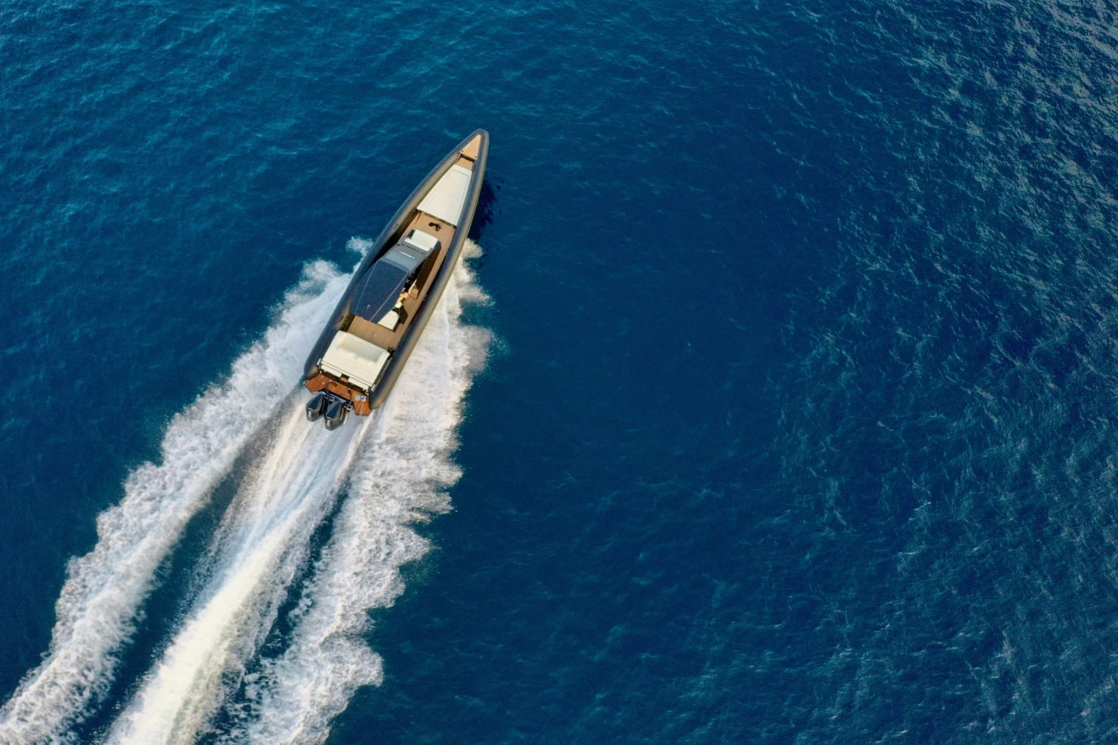 BUMBLEBEE, a 13m Technohull for up to 10 passengers in Milos