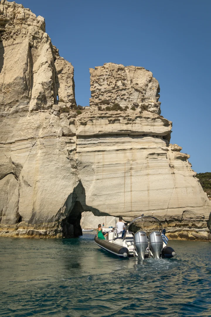 WAVERIDER (Cobra 38) - RIB for rent in Milos, Cyclades, Greece - photo 8 of 10