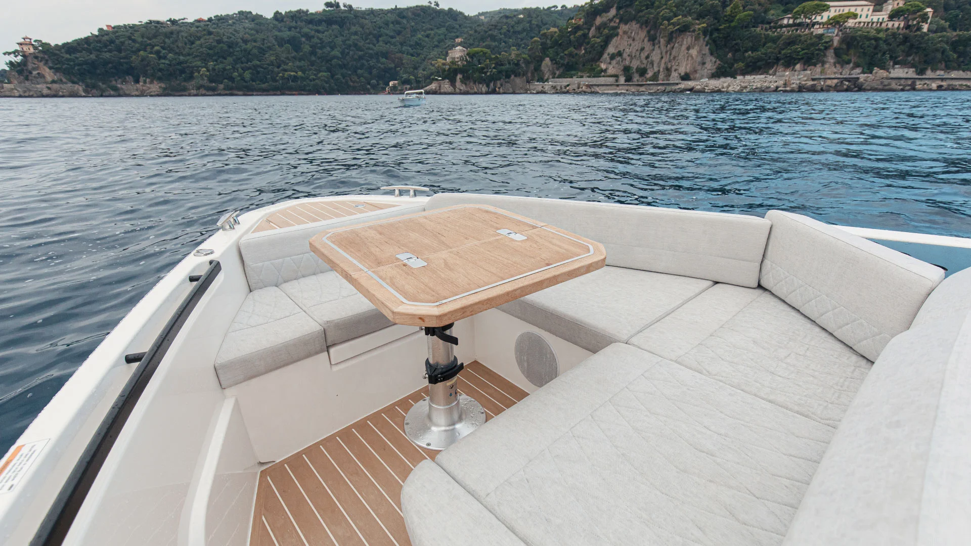 ALLORA (Saxdor 400 GTO) - Motor Boat for rent in Milos, Cyclades, Greece - photo 9 of 11