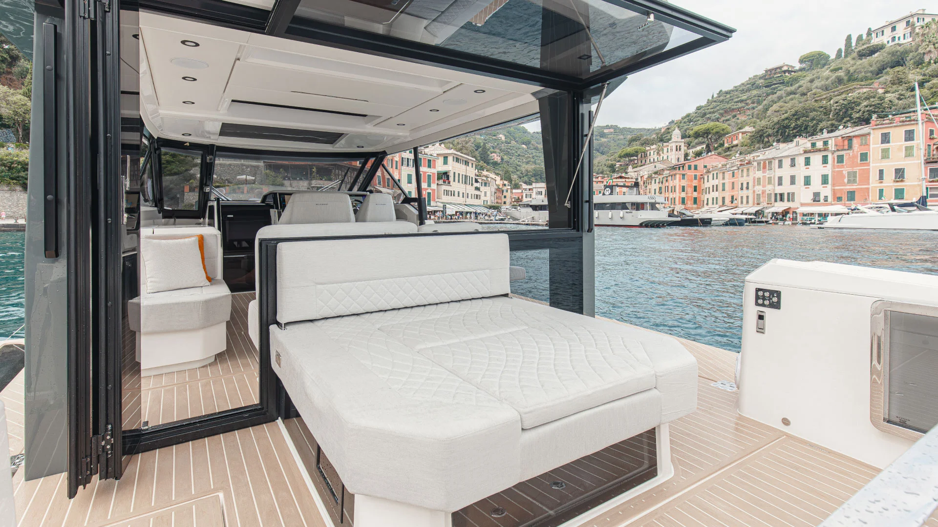 ALLORA (Saxdor 400 GTO) - Motor Boat for rent in Milos, Cyclades, Greece - photo 11 of 11