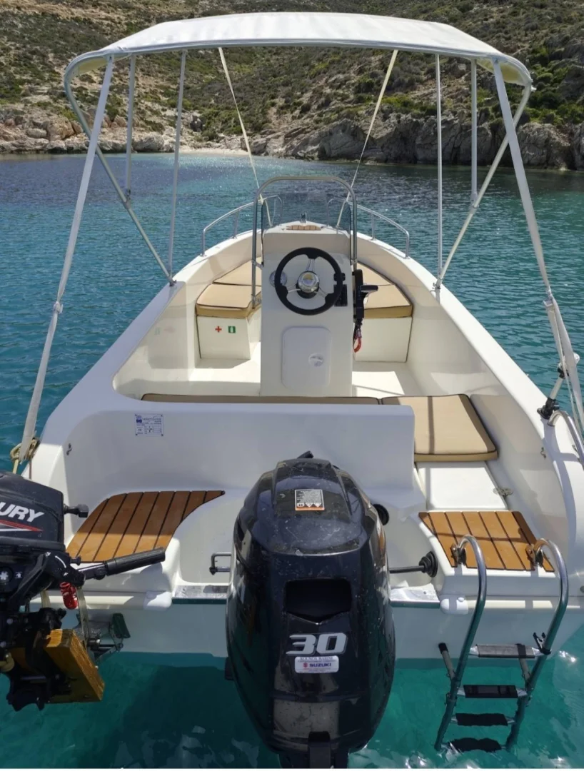 ELENA AGAPI (Karel V 160) - Motor Boat for rent in Milos, Cyclades, Greece - photo 4 of 5