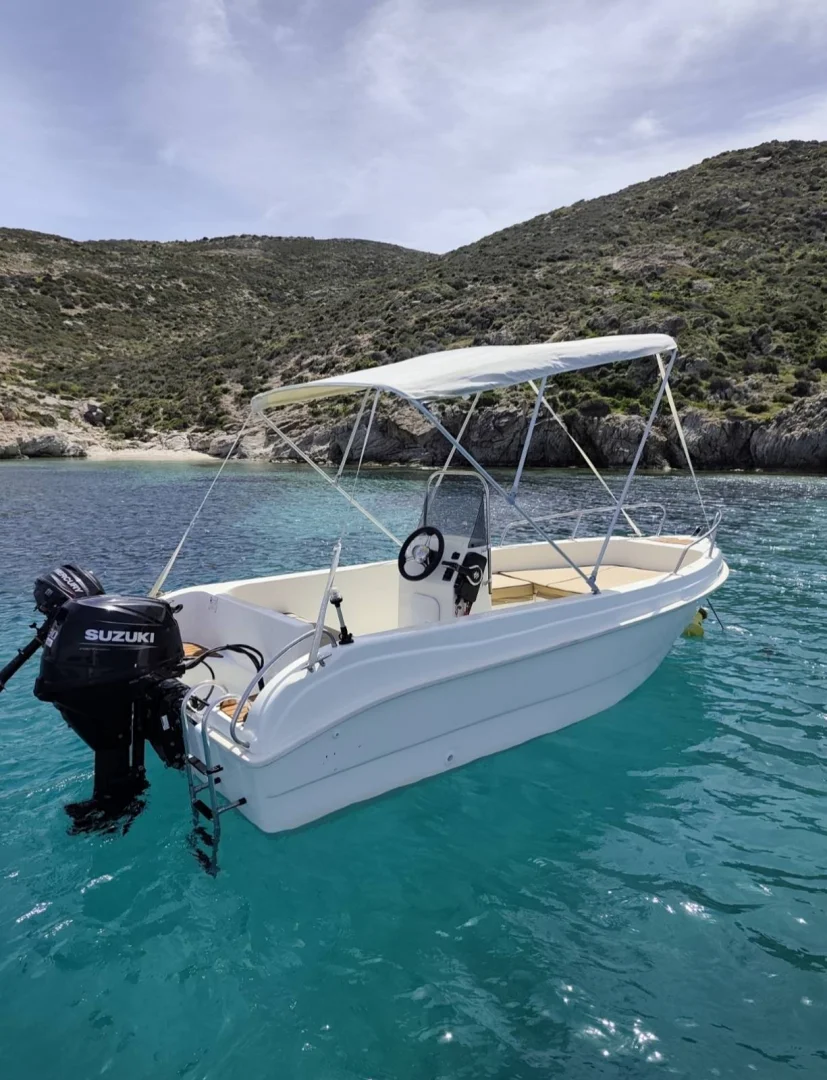 ELENA AGAPI (Karel V 160) - Motor Boat for rent in Milos, Cyclades, Greece - photo 5 of 5