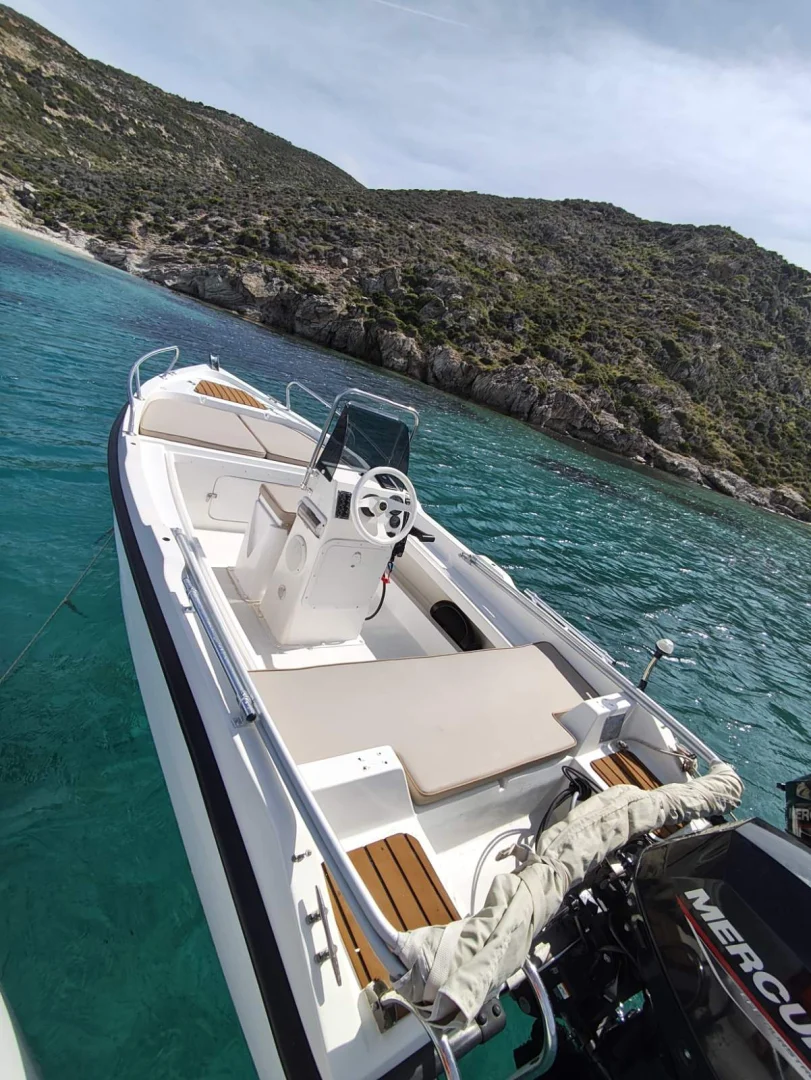 ILIRIANA - MIA (Assos 4.50) - Motor Boat for rent in Milos, Cyclades, Greece - photo 2 of 4