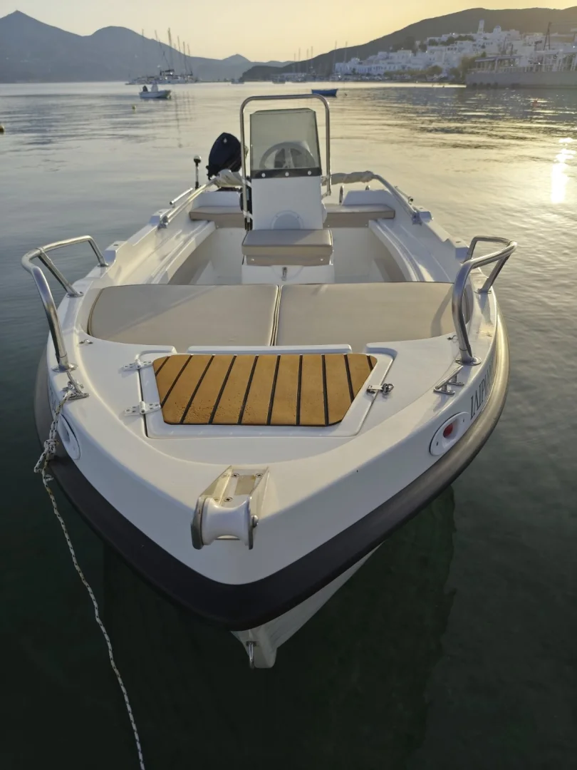 ILIRIANA - MIA (Assos 4.50) - Motor Boat for rent in Milos, Cyclades, Greece - photo 4 of 4