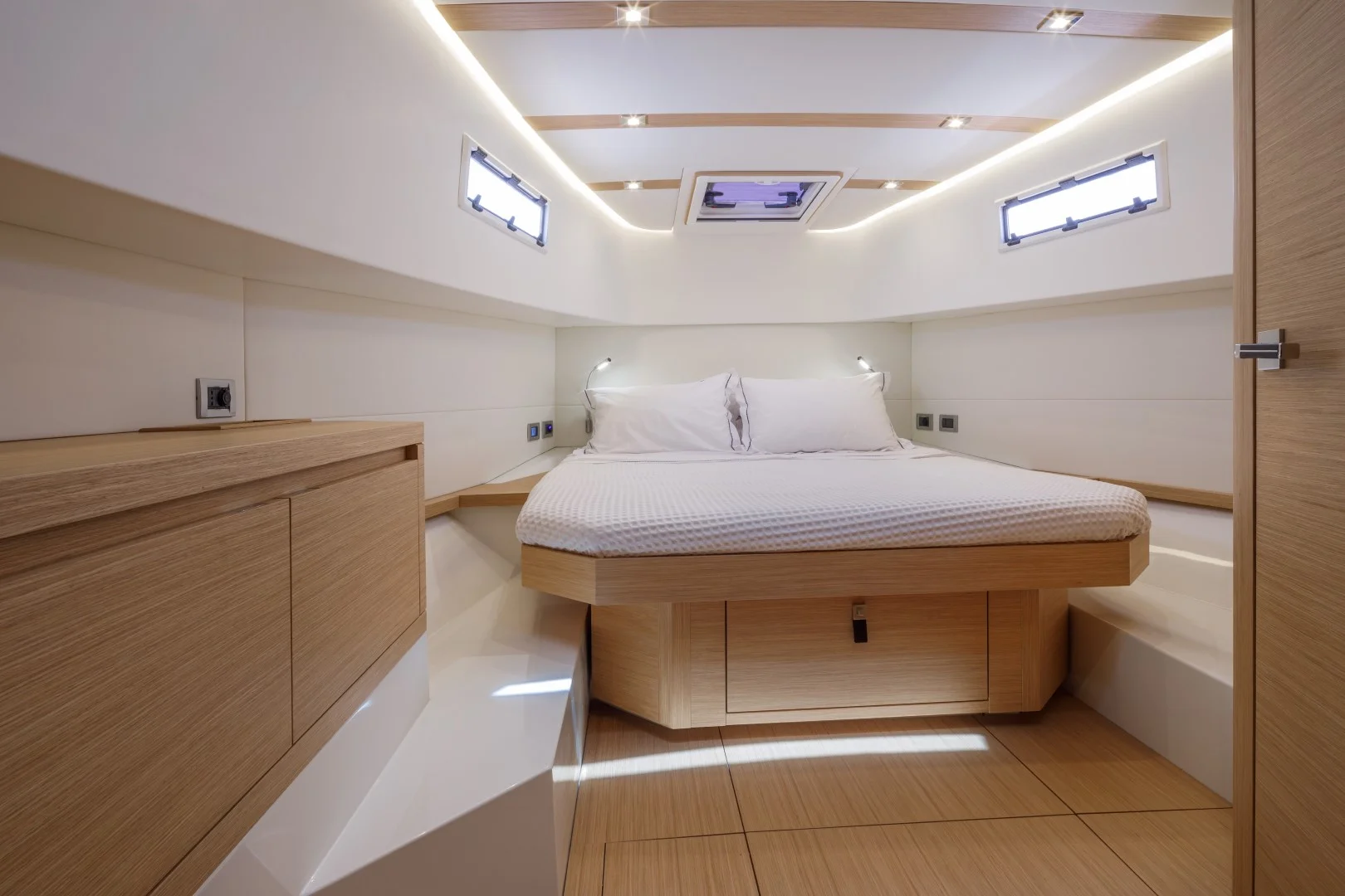 WAI (Pardo 38 - Cantiere del Pardo) - Yacht for rent in Milos, Cyclades, Greece - photo 3 of 5