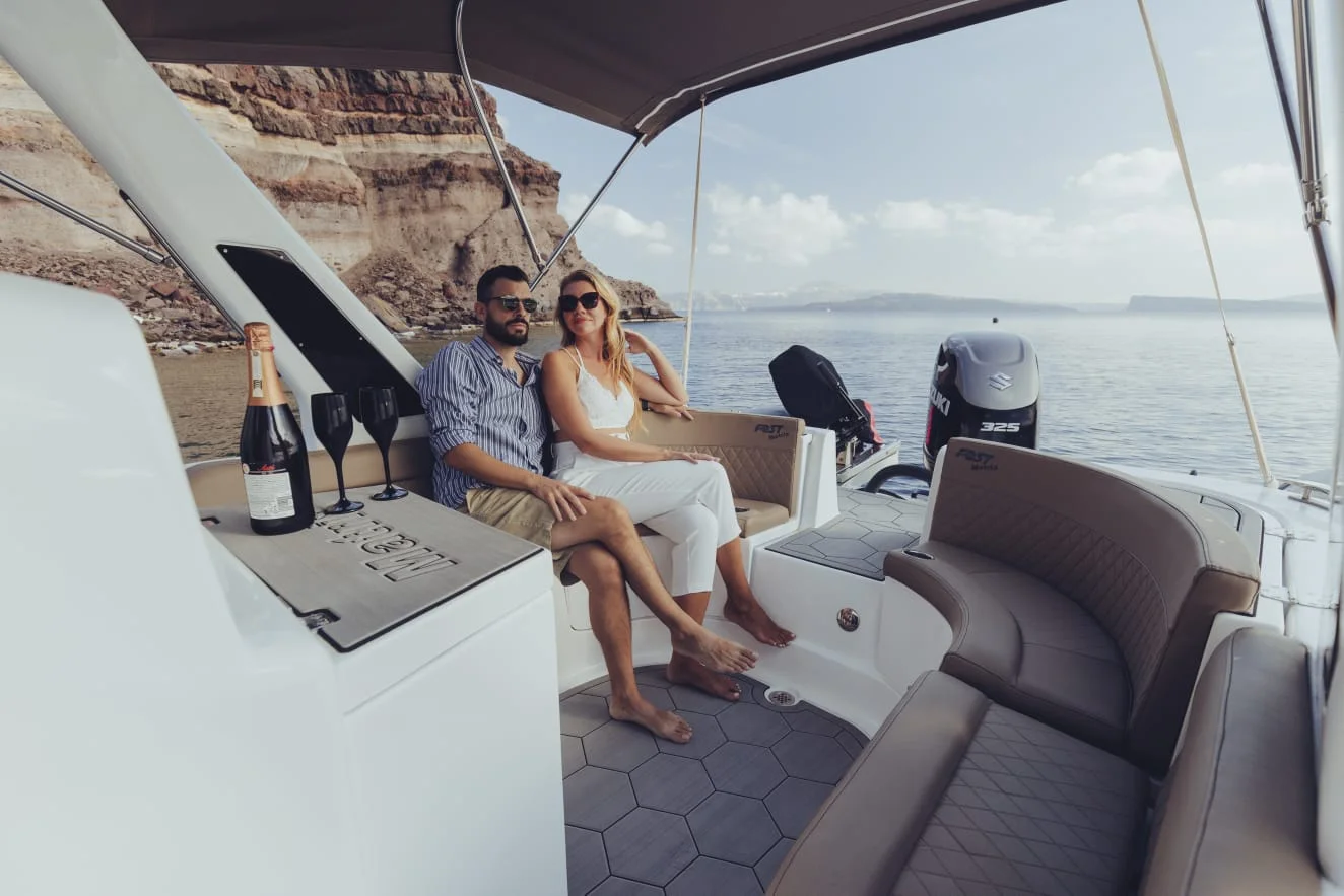 Private boat transfer from Santorini to Ios