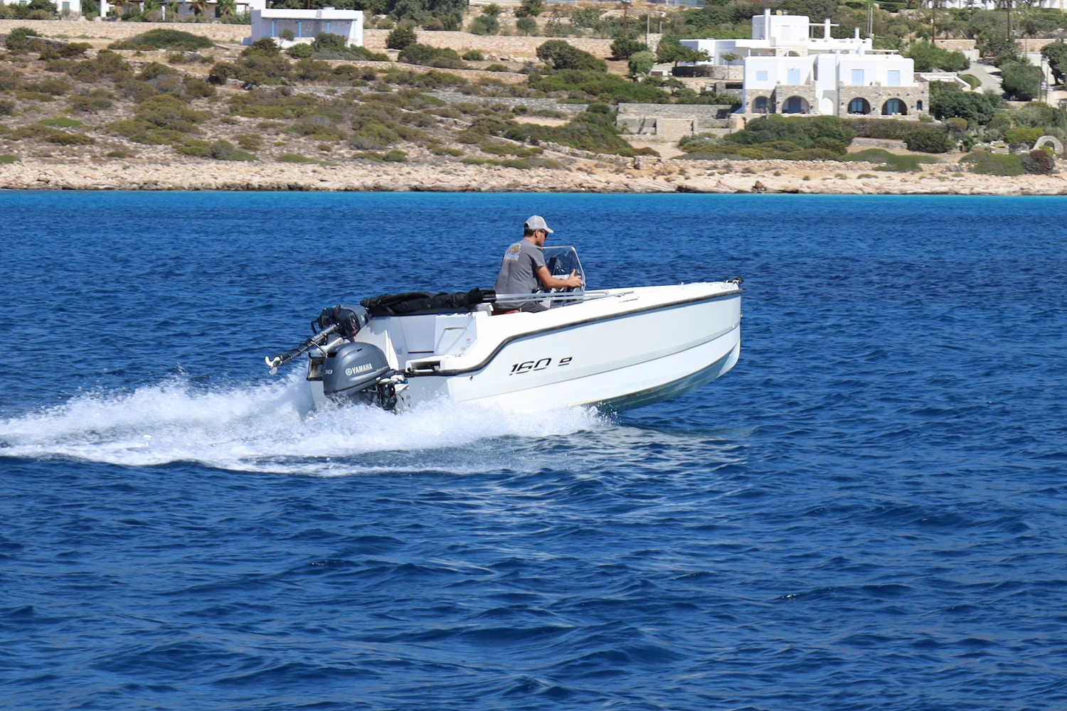 AKASTI, a 5m Compass 160e for up to 6 passengers in Paros