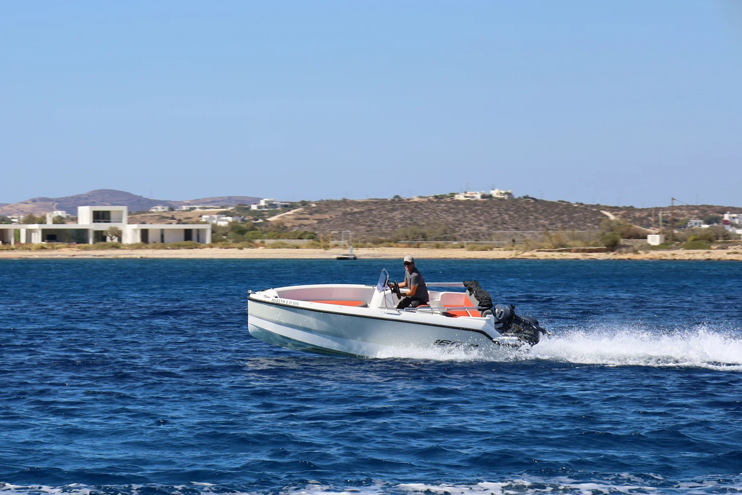 AKASTI, a 5m Compass 160e for up to 6 passengers in Paros