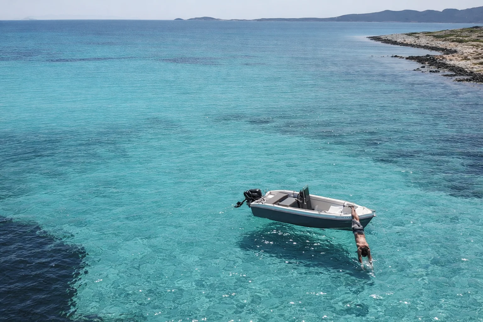 ORESTIS (Assos 455) - Motor Boat for rent in Milos, Cyclades, Greece - photo 3 of 5