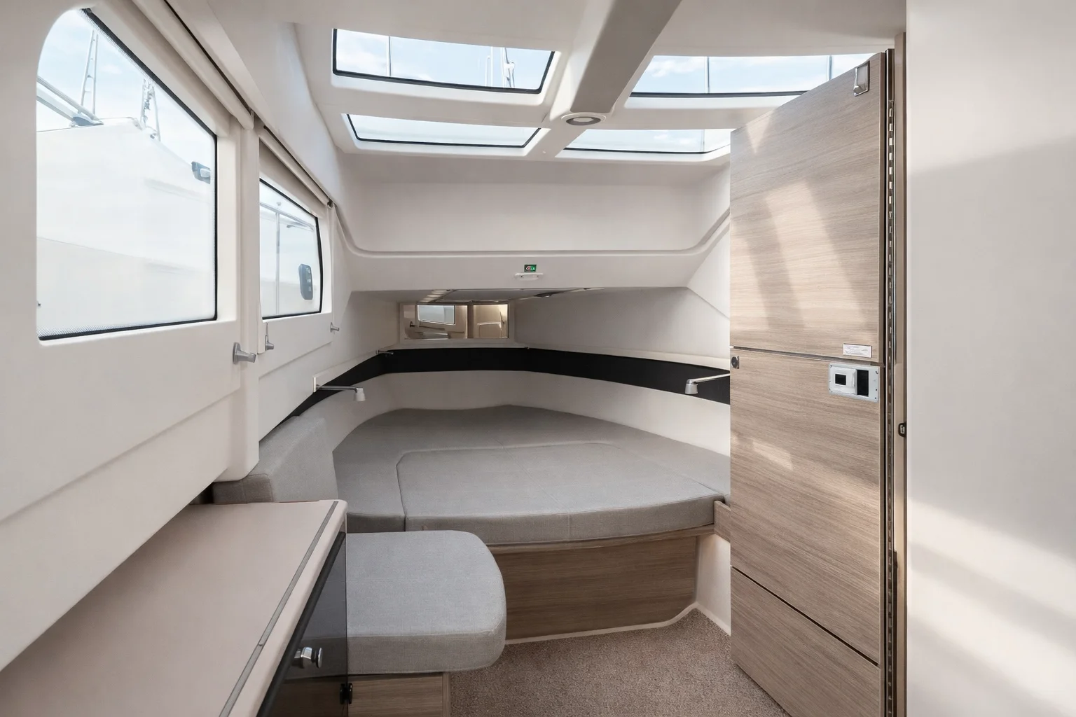 Saxdor IB (Saxdor 320 GTO) - Motor Boat for rent in Milos, Cyclades, Greece - photo 5 of 5