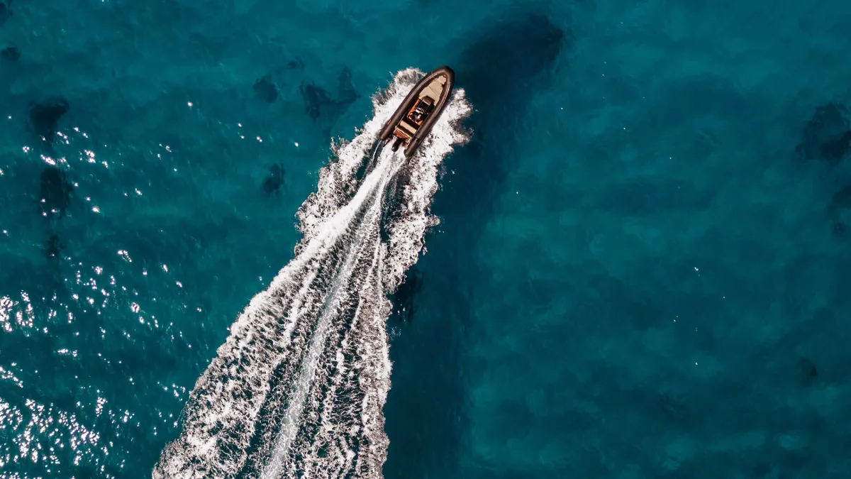 Mostro (Mostro Top Gun) - Motor Boat for rent in Milos, Cyclades, Greece - photo 2 of 5