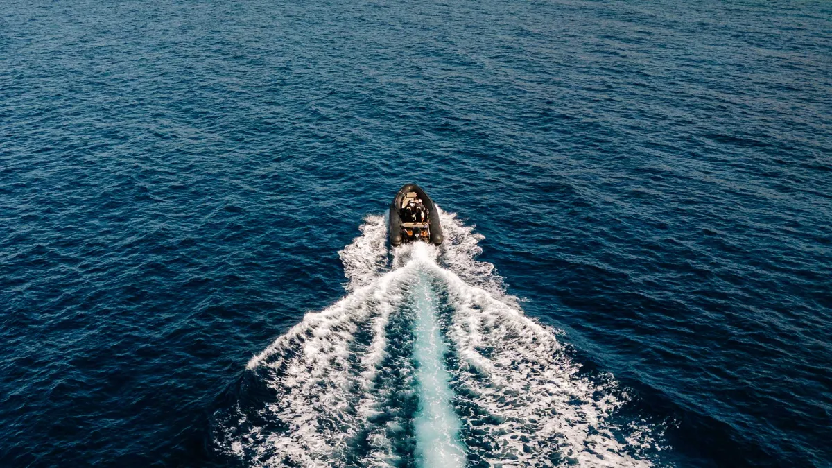 Mostro (Mostro Top Gun) - Motor Boat for rent in Milos, Cyclades, Greece - photo 5 of 5