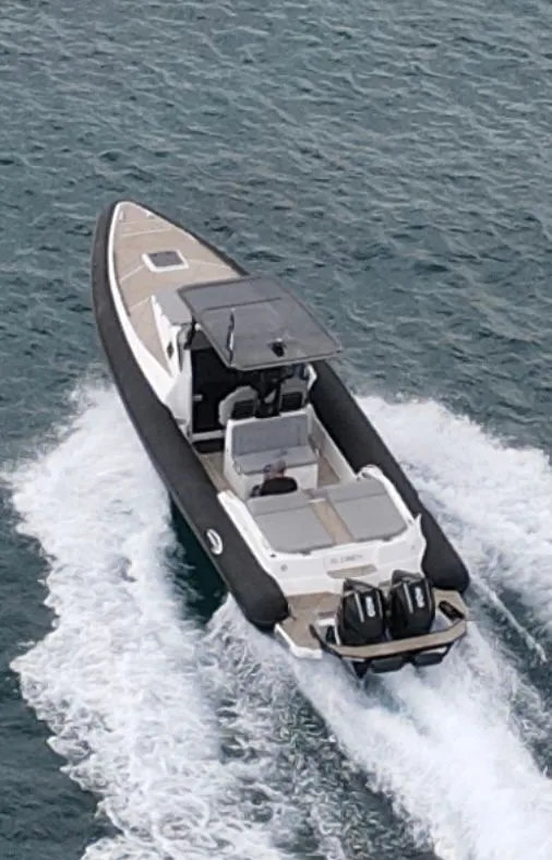 BLONDY, a 11m Seafighter RIB 36 for up to 9 passengers in Athens