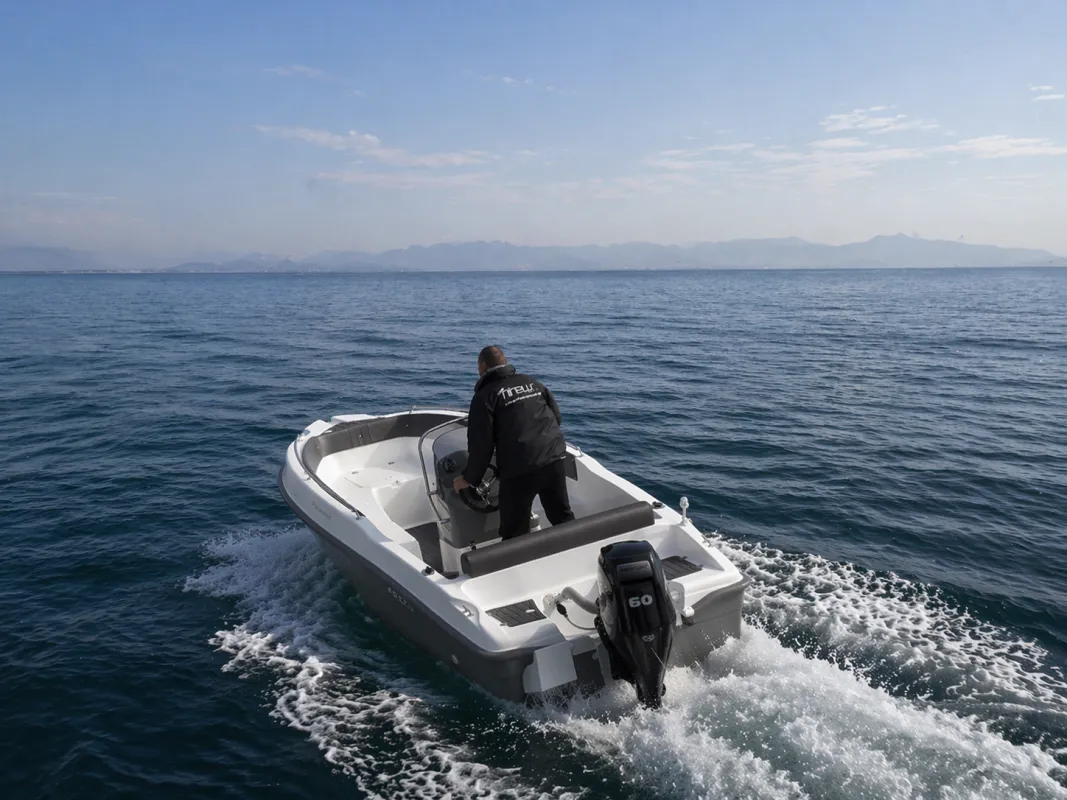 Eldoris 1 Nireus Gray (Nireus 490) - Motor Boat for rent in Milos, Cyclades, Greece - photo 3 of 5