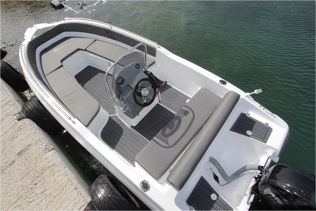 Eldoris 1 Nireus Gray (Nireus 490) - Motor Boat for rent in Milos, Cyclades, Greece - photo 4 of 5