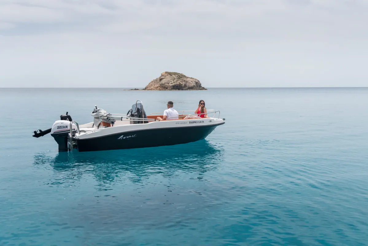 ELDORIS 2 NIREUS BLACK (Nireus 490) - Motor Boat for rent in Milos, Cyclades, Greece - photo 2 of 5