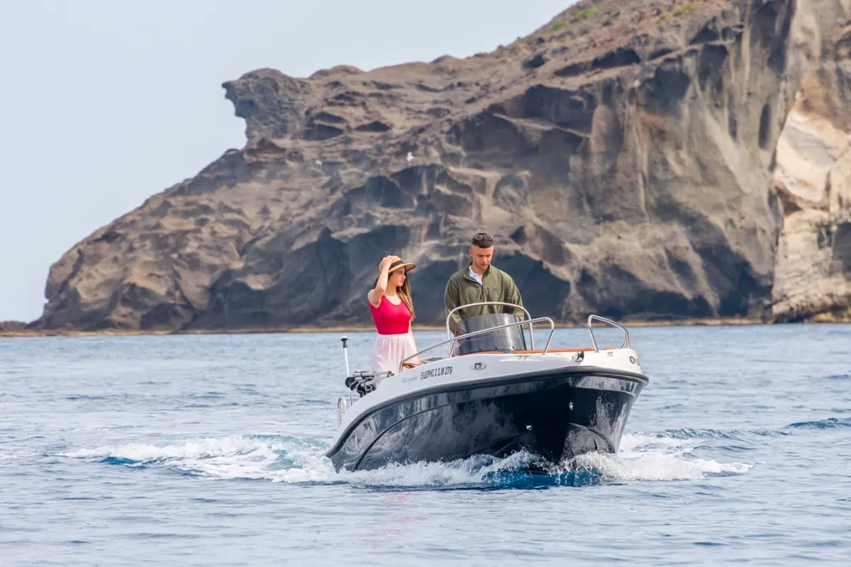ELDORIS 2 NIREUS BLACK (Nireus 490) - Motor Boat for rent in Milos, Cyclades, Greece - photo 4 of 5