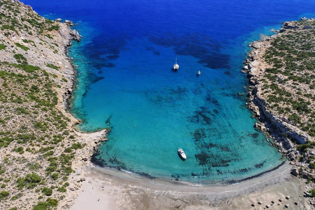 NERO - Antiparos and Despotiko Tour