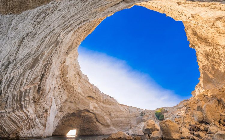 sikia-cave-milos-destination